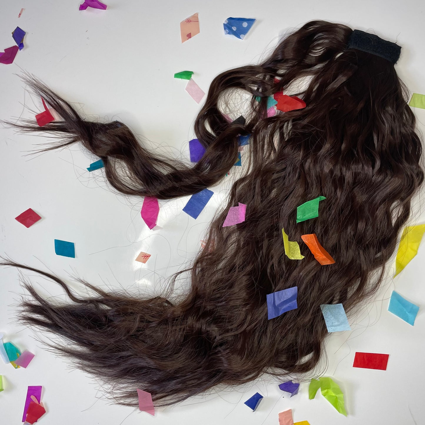 MEDIUM BROWN WAVY PONYTAIL